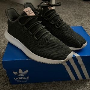 Adidas Tumbular Shadow - olive green